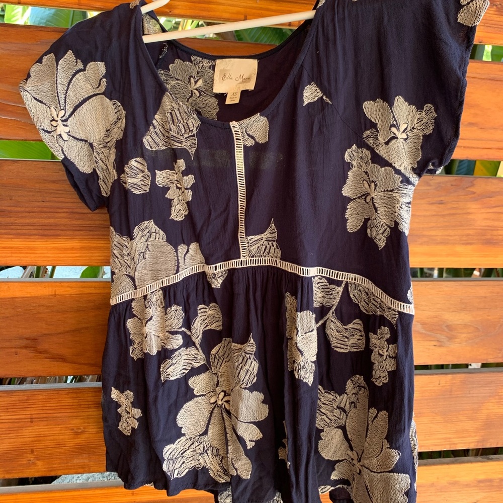 Anthropologie flower top
